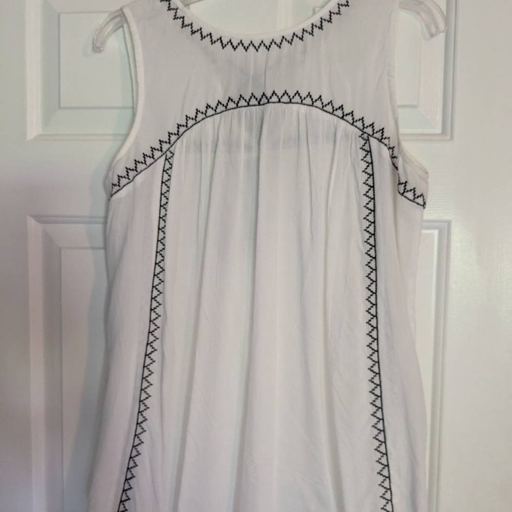 Indie Della White Top with Black Zigzag Stitching